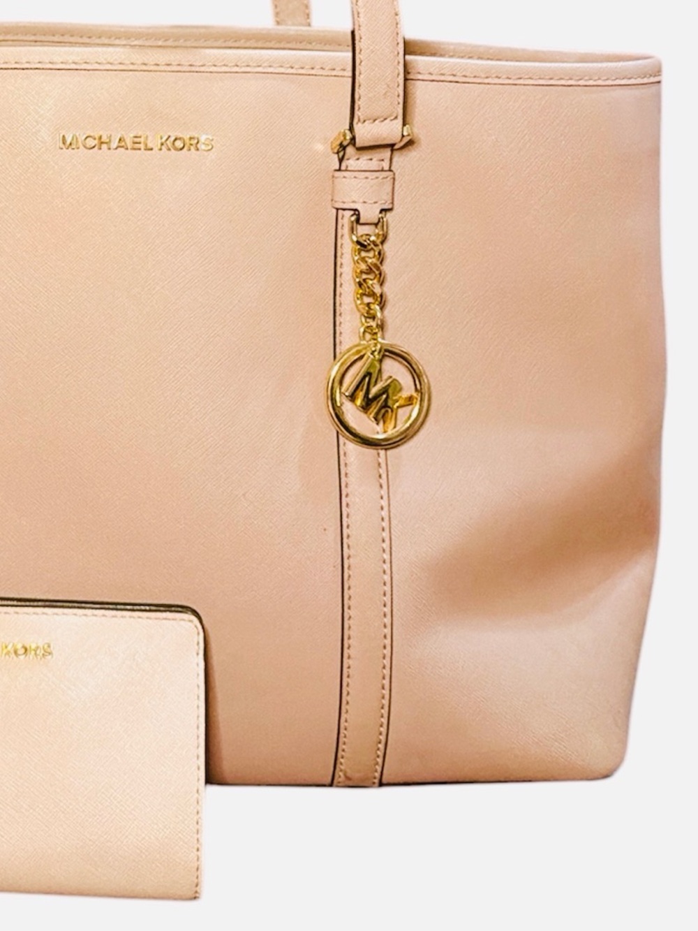 Michael Kors Pink Leather Tote with Matching Wallet - Picture 4 of 15